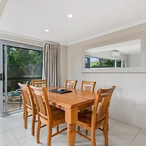 Le Court Noosa Heads